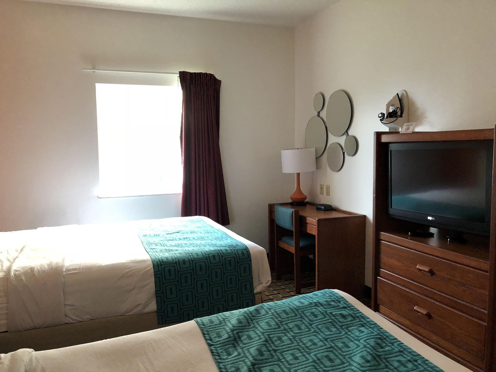 Howard Johnson By Wyndham Airport Louisville Exterior photo